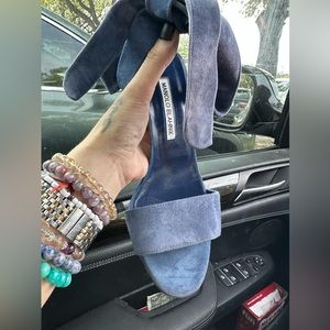 Excellent used condition amazing denim colored Manolo Blahnik’s!